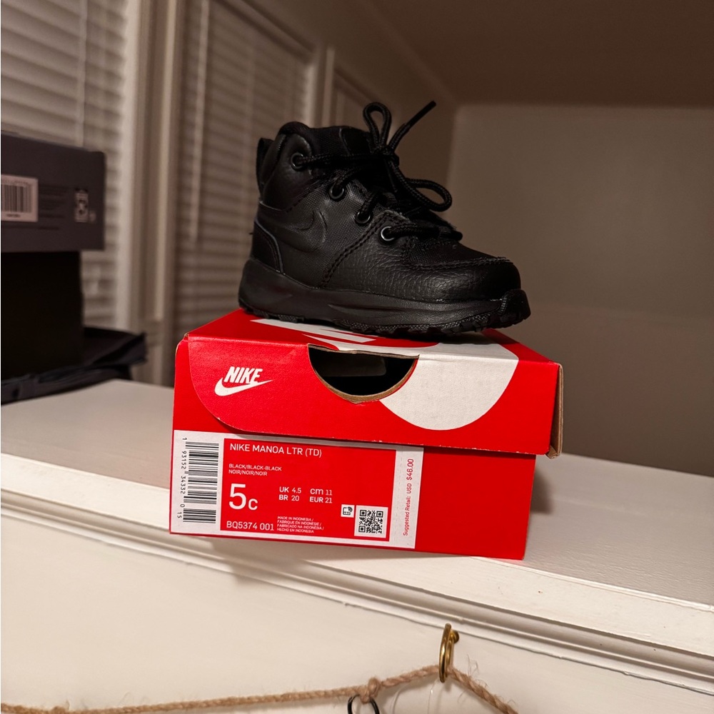 Nike Kids Black Sneakers